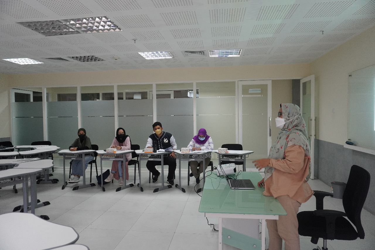 Prodi Kewirausahaan ITB Kalla Uji Model Bisnis Mahasiswa melalui First Pitch